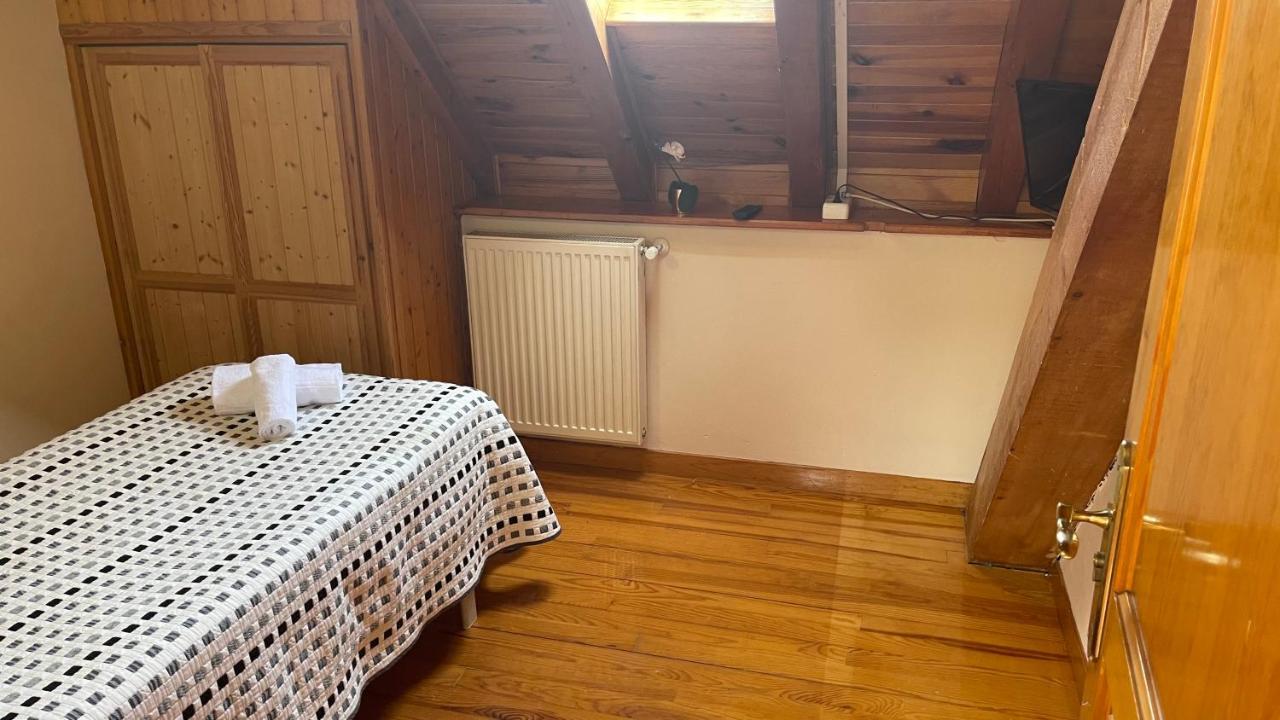 Hostal Ezkaurre Isaba Exteriör bild
