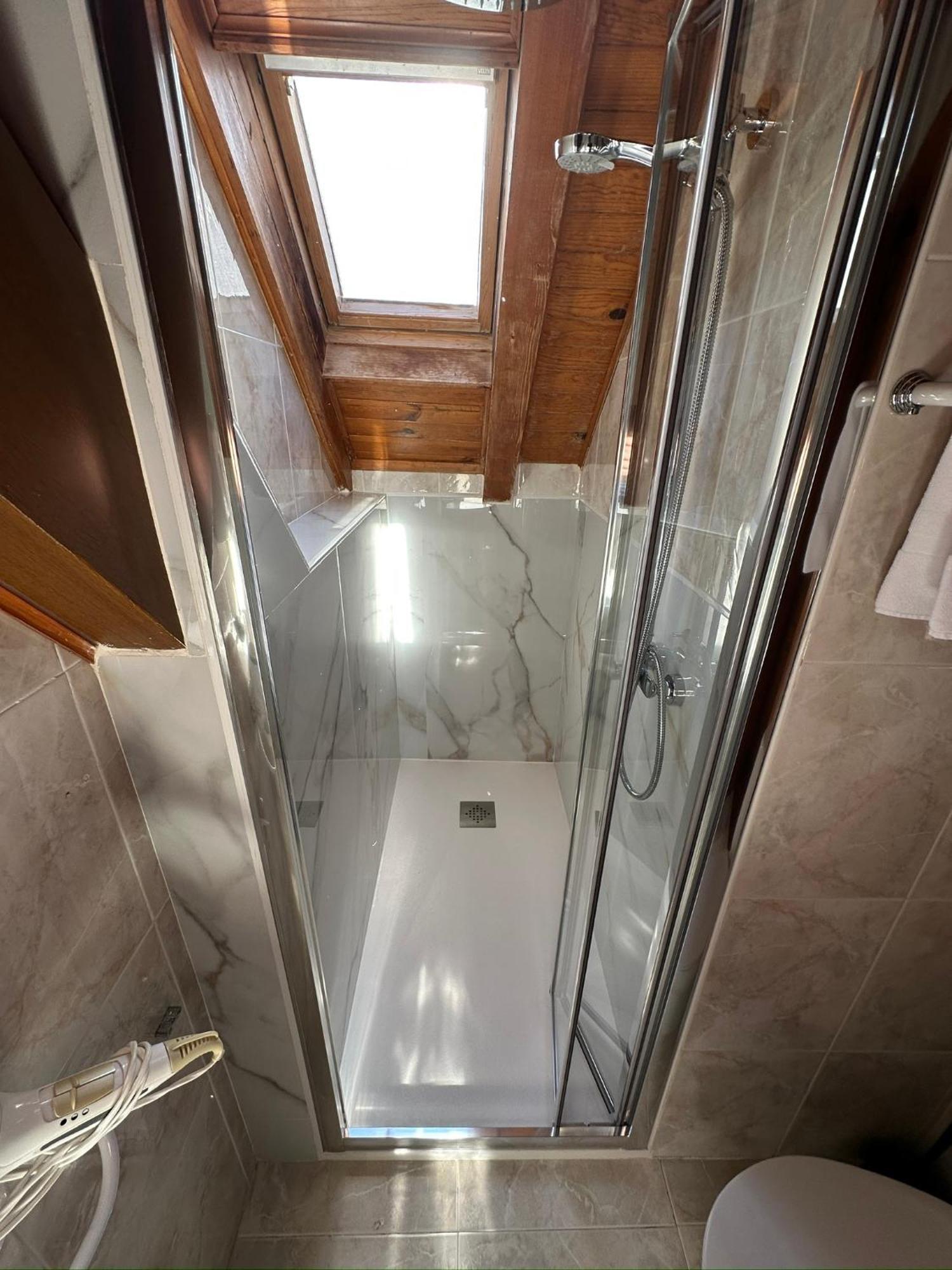 Hostal Ezkaurre Isaba Exteriör bild