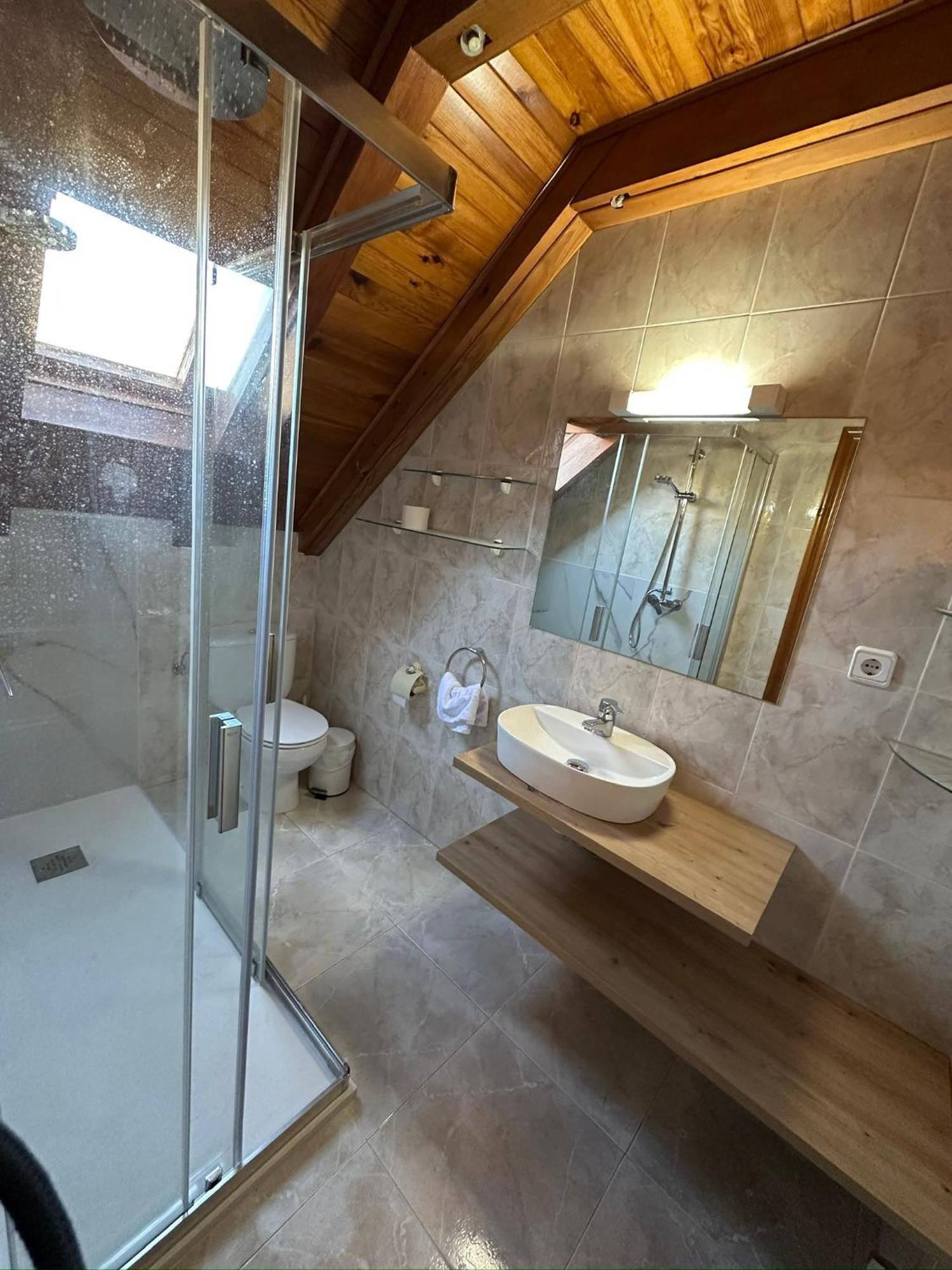 Hostal Ezkaurre Isaba Exteriör bild