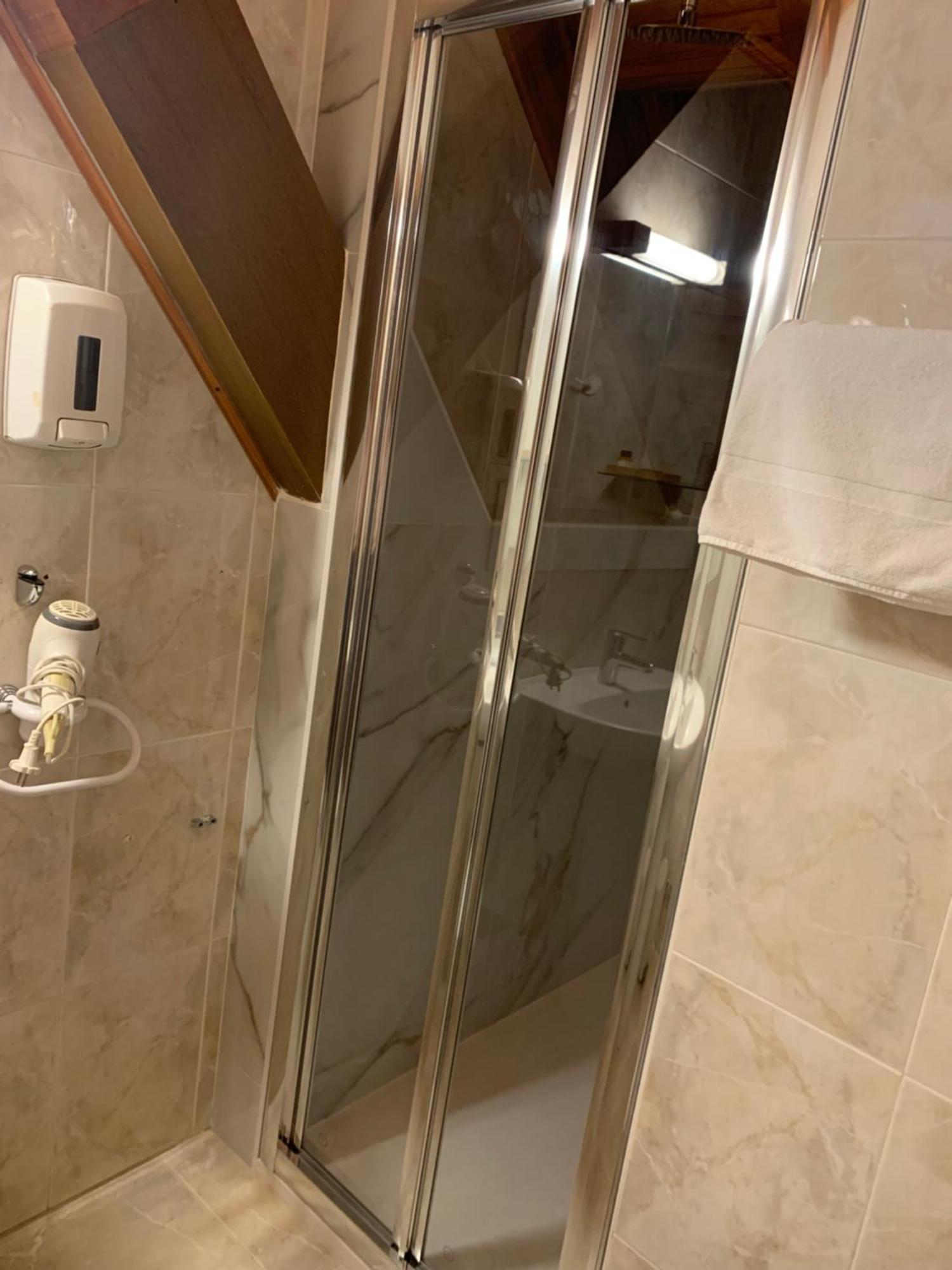 Hostal Ezkaurre Isaba Exteriör bild