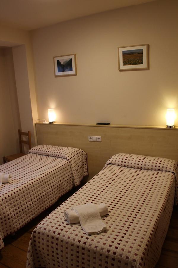 Hostal Ezkaurre Isaba Exteriör bild