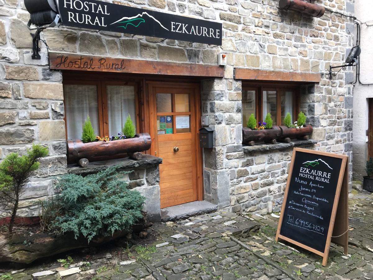 Hostal Ezkaurre Isaba Exteriör bild