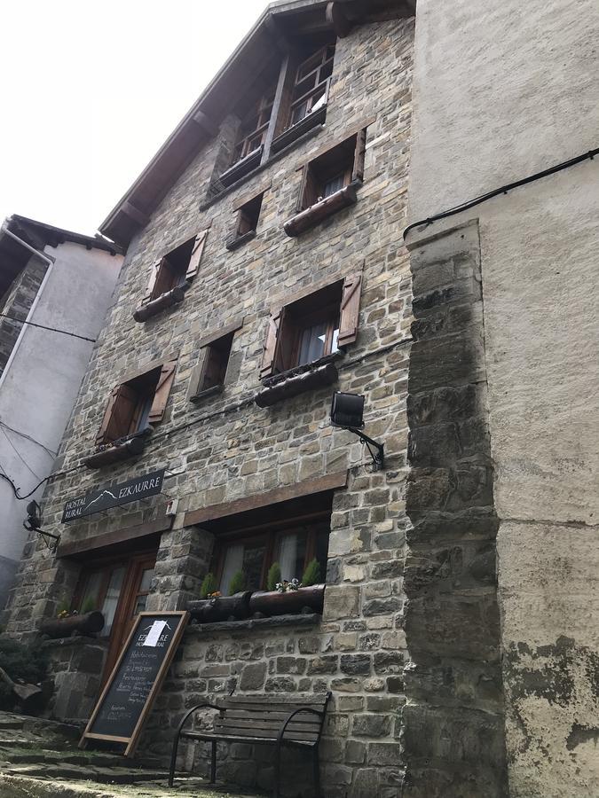 Hostal Ezkaurre Isaba Exteriör bild
